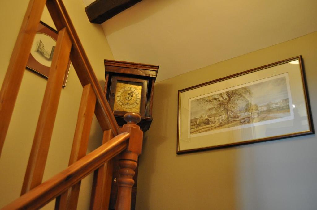Old Ivy House Bed & Breakfast นานีทัน ภายนอก รูปภาพ